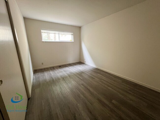 Building Photo - $2895 -  Downstairs 2 Bed 1.5 Bath-Updated Kitchen near Westgate Center