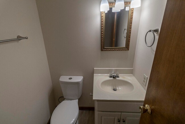 Building Photo - 1003 Canterbury Dr