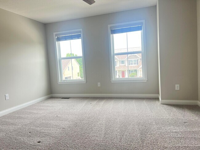 Building Photo - 8739 Cedar Brook St