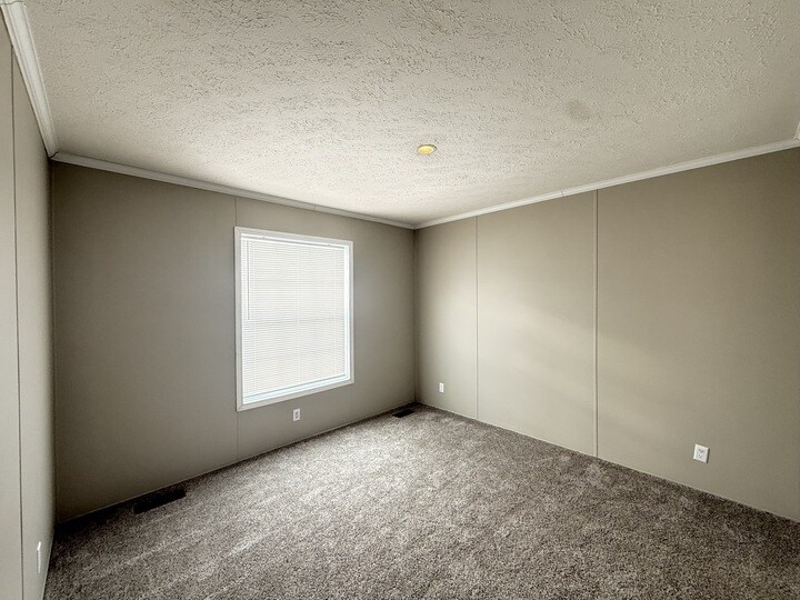 Building Photo - 10610 State Rte 762