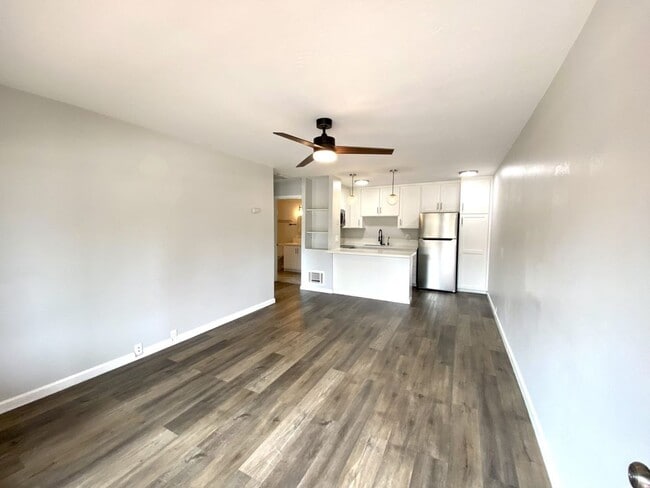 Building Photo - 1 Bedroom, 1 Bathroom condo in Friars Pointe HOA