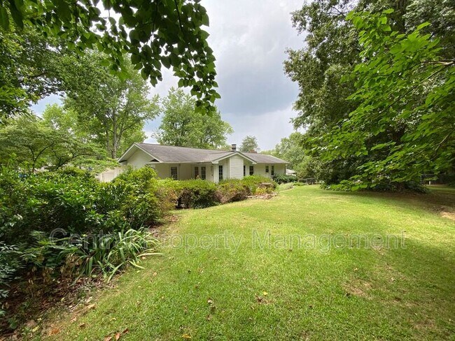 Building Photo - 4724 Coach Hill Dr