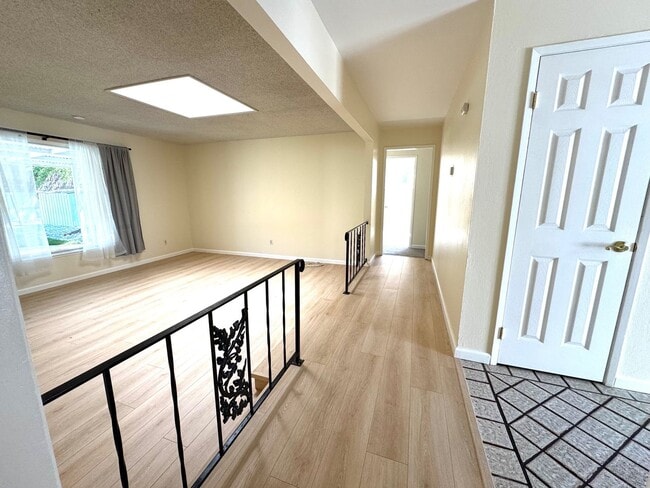 Building Photo - Remodeled 5 bedroom single level house - n...