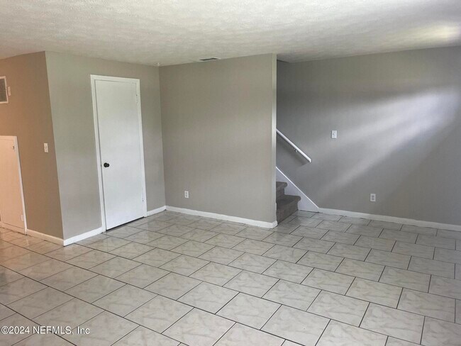 Building Photo - 1760 Mindanao Dr