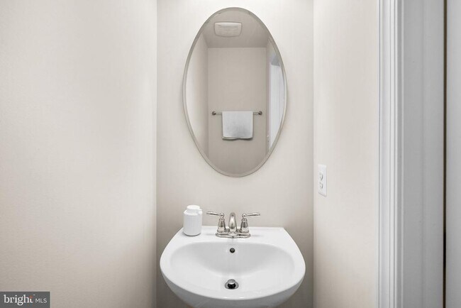 Building Photo - 14903 Rockcastle St