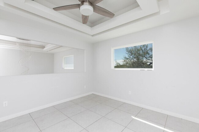 Building Photo - 1822 Sunset Dr