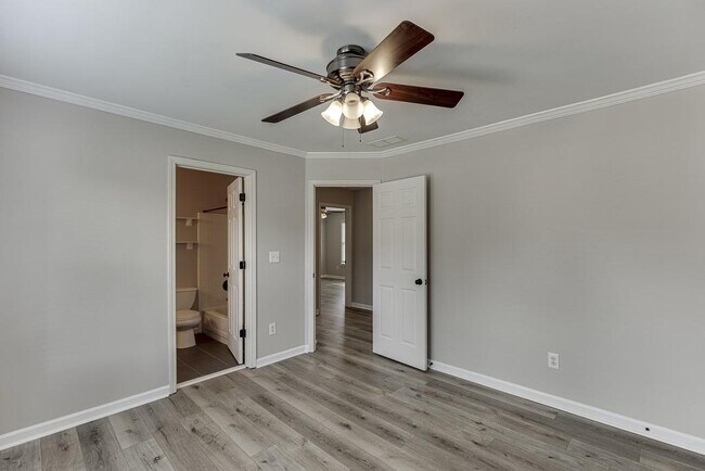 Building Photo - 1795 Lake Heights Cir
