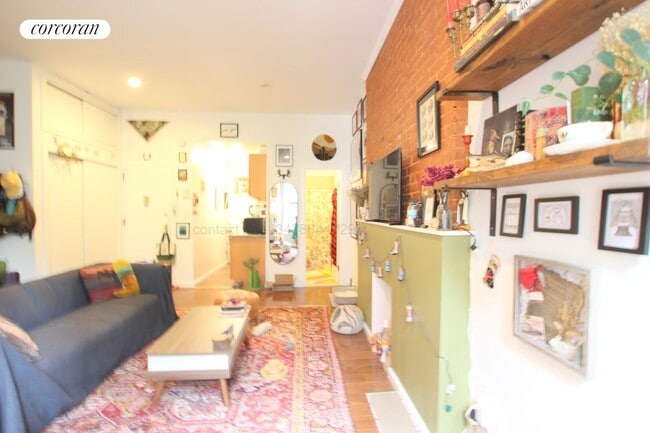 Building Photo - 144 W 70th St