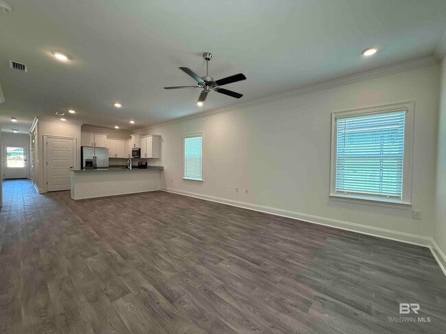 Building Photo - 36282 Revere Dr