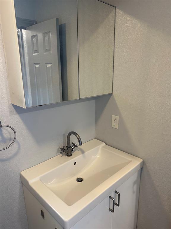 Building Photo - 2743 Maple Tree Rd