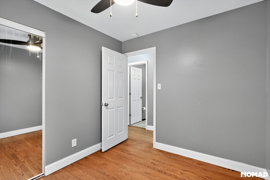 Building Photo - 2354 Jackson Dr