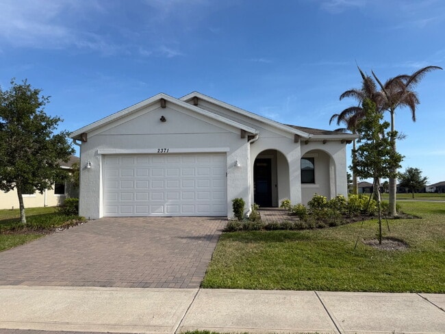 Building Photo - Gated 55+ community with lots of HOA amenities!