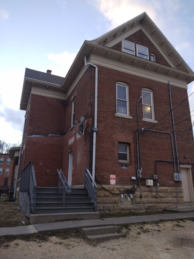 Rear of Building - 1814 White St