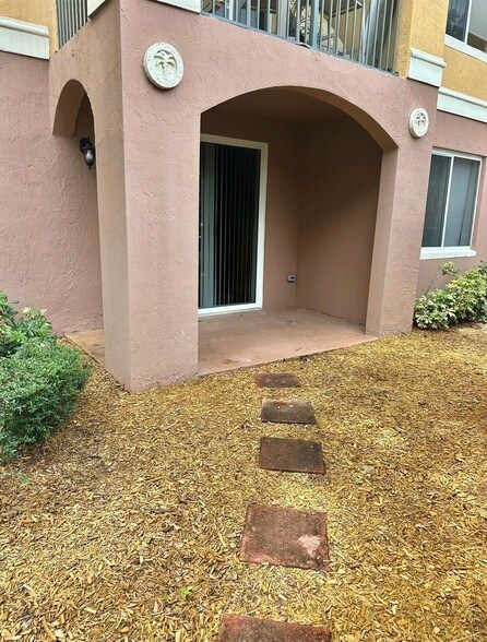 Building Photo - 1000 Scotia Dr