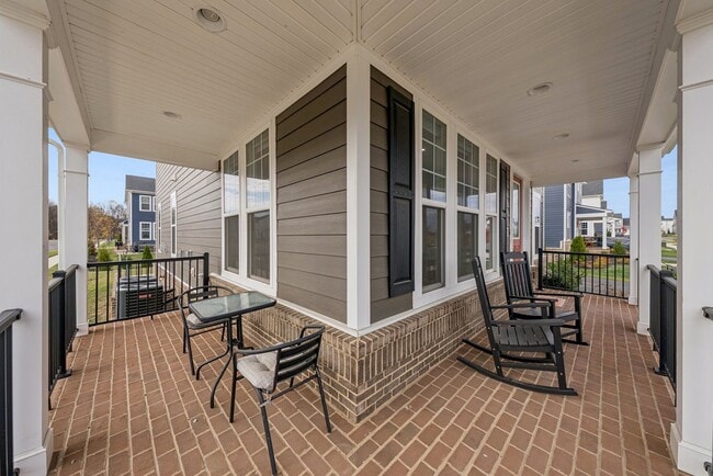 Building Photo - 101 Milvian Wy SE