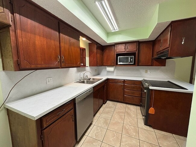 Building Photo - 1417 Matthew Dr