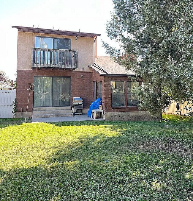 Building Photo - 1213 Charlton Ave