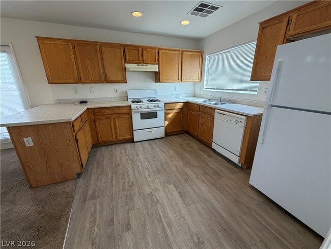 Building Photo - 5211 Paradise Skies Ave