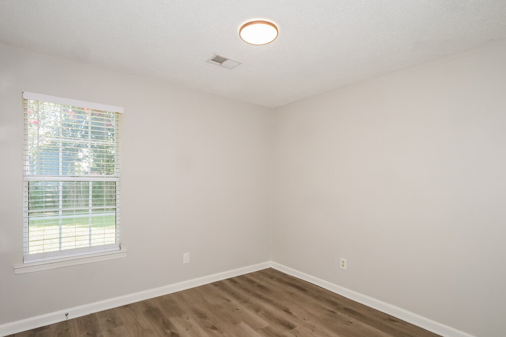 Building Photo - 6650 Black Oak Dr