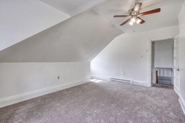 Building Photo - 2318 N 5th St