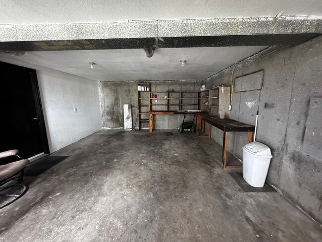 Building Photo - 1040 Jade Dr