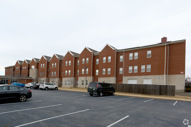 Building Photo - Les Chateaux North Apartments