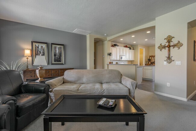 Building Photo - Fully Furnished 3 Bedroom Home In Coral Canyon With Community Amenities