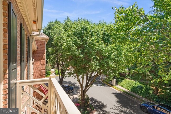 Building Photo - 1532 Hampton Hill Cir