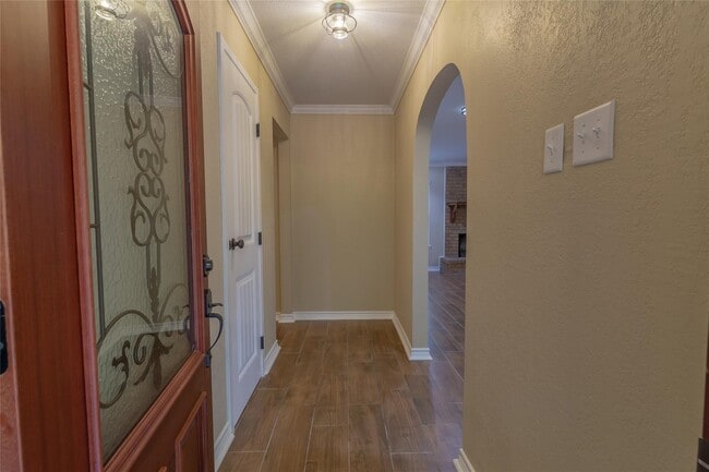 Building Photo - 14701 Cedar Ln Loop
