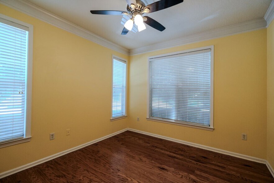 Building Photo - 4007 Westchester Ridge NE