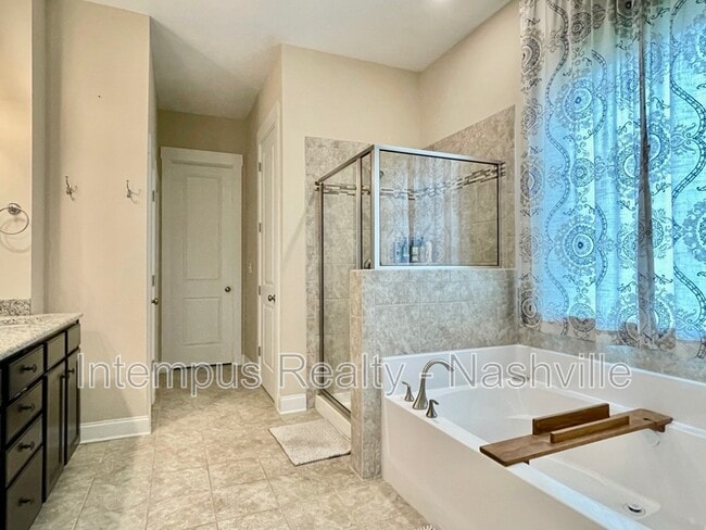 Building Photo - 2856 Americus Dr