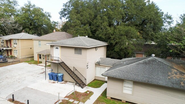 Building Photo - 727 Tulane Ave