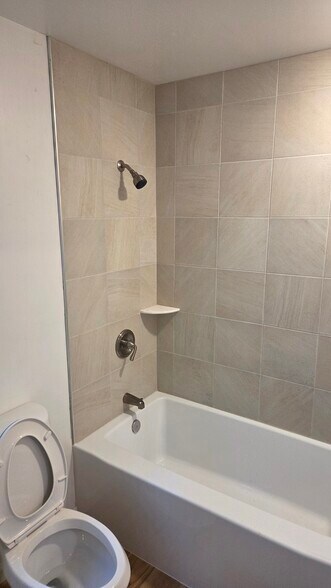 Building Photo - 114 Park Ave