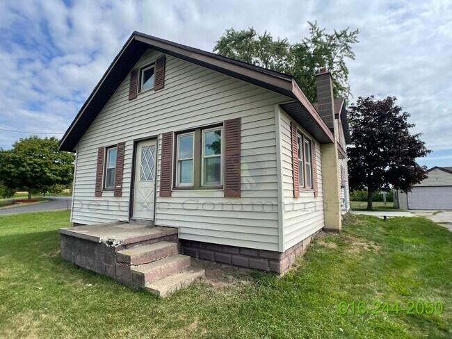 Building Photo - 3 Bedroom (with an extra room) Home Available in Marne, MI