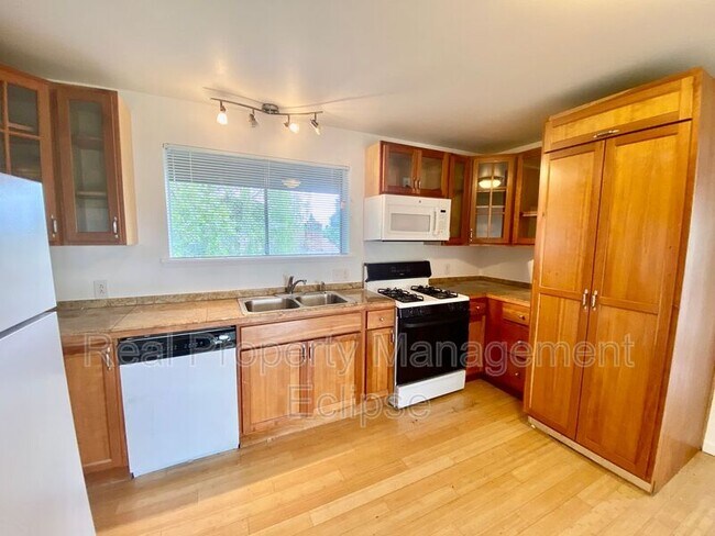 Building Photo - 4051 Letitia Ave S