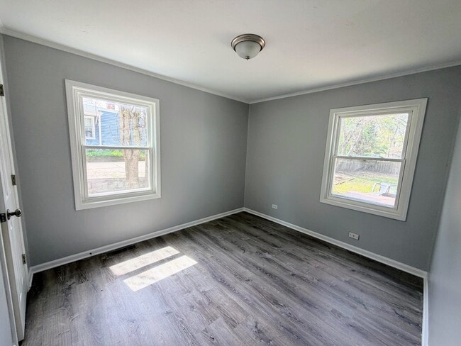 Building Photo - 622 N Garfield St