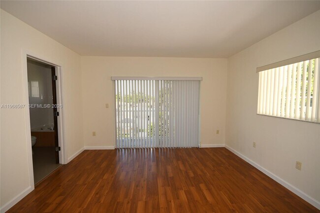 Building Photo - 2780 SW 33rd Ave