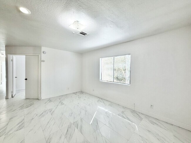 Building Photo - PS T 66369