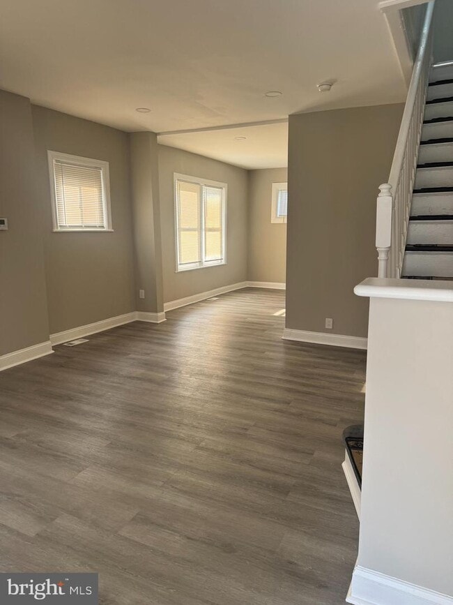 Building Photo - 1945 W Airdrie St