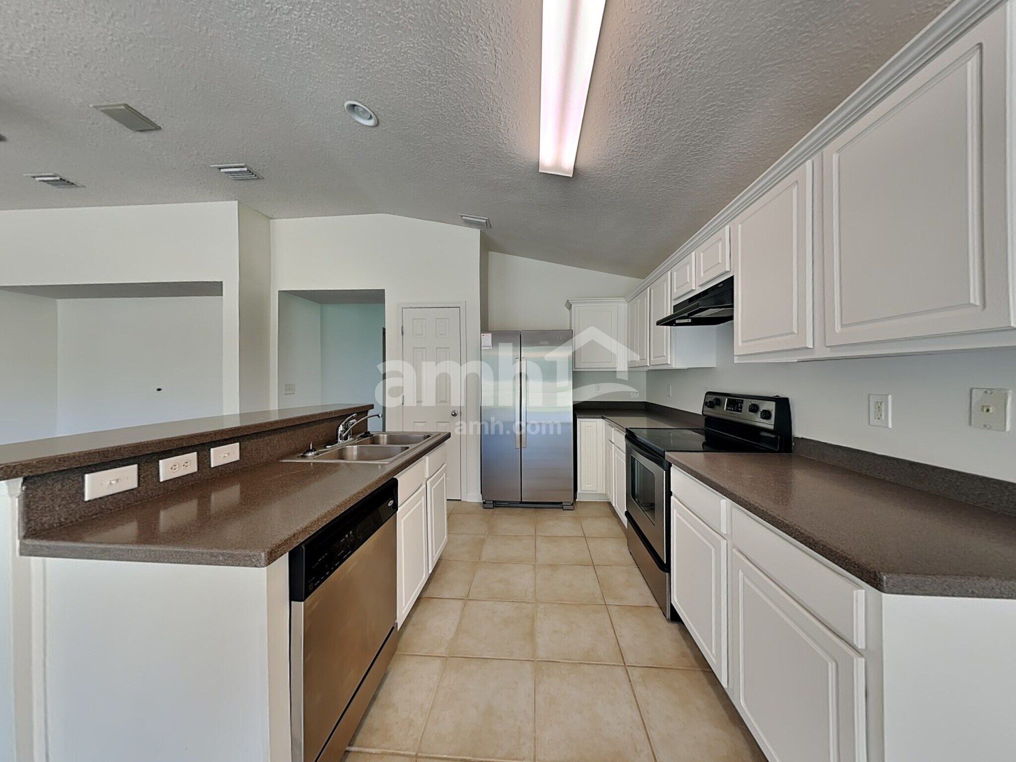 Building Photo - 76227 Deerwood Dr