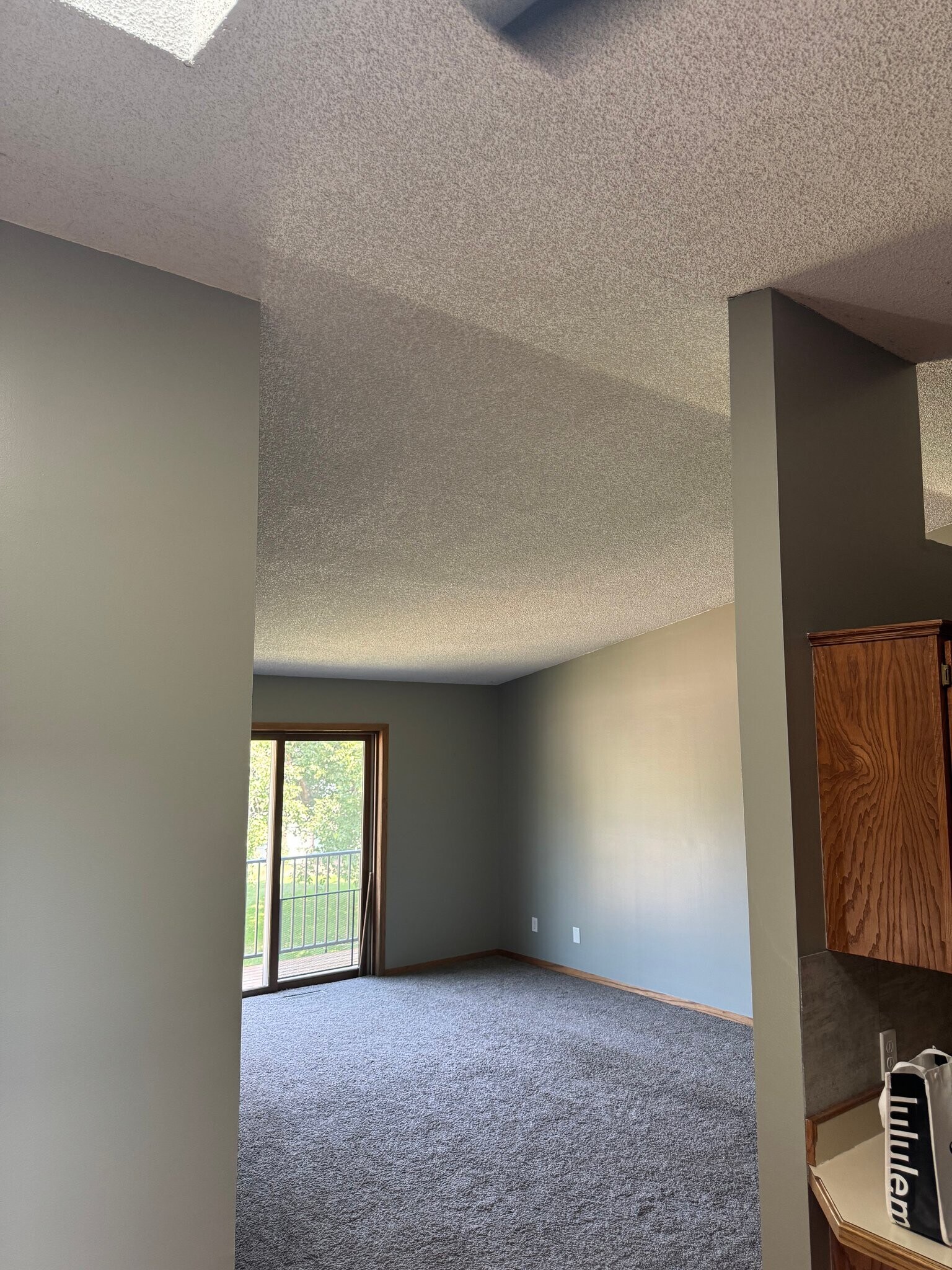 Building Photo - 11139 Edgewood Cir N
