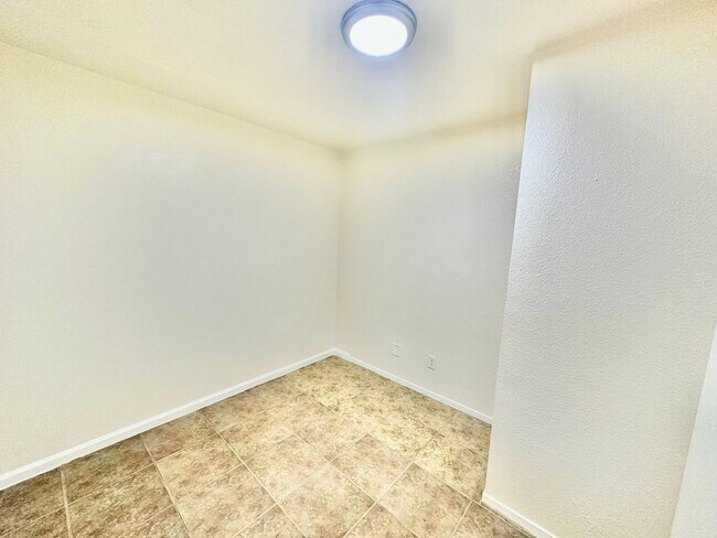 Building Photo - Spacious Selma 4/2 with Large Lot