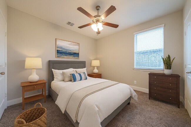 Building Photo - 830 Rench