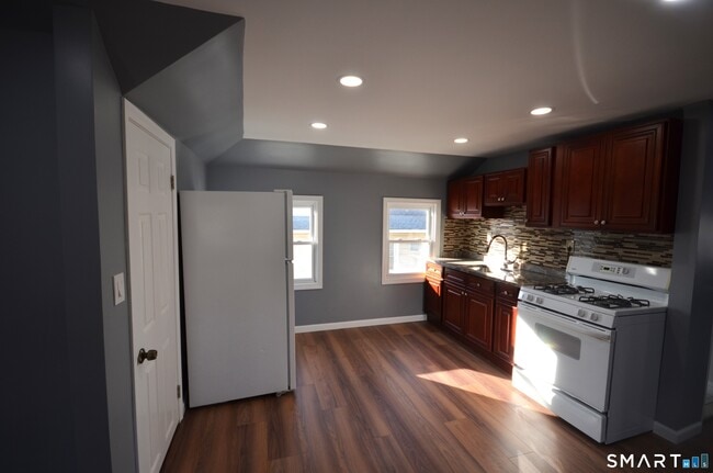 Building Photo - 70 Westfield Ave