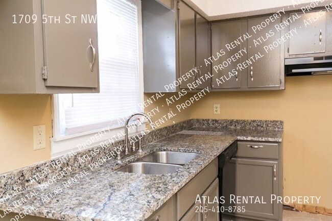 Building Photo - 1709 5th St NW