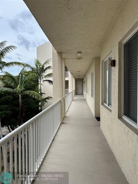 Building Photo - 3600 Oaks Clubhouse Dr