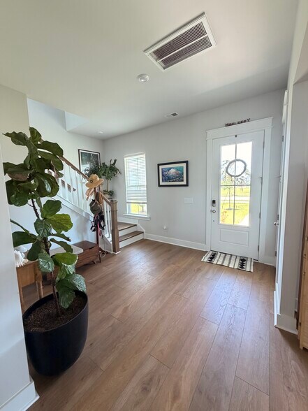 Building Photo - 972 Carnes Crossing Blvd