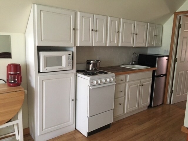 Building Photo - $975 - 1 Bedroom 1 Bathroom Furnished Apartment in Cullowhee, Very Close to WCU