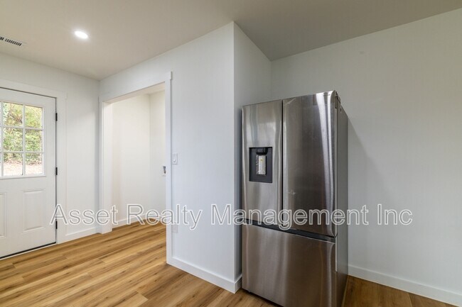 Building Photo - 3412 Ashland Ave