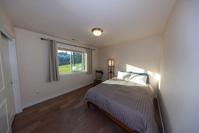 Building Photo - Beautiful Gated 3-Bedroom Home in Camas – Loft/family room, Bonus room, and Outdoor Living!